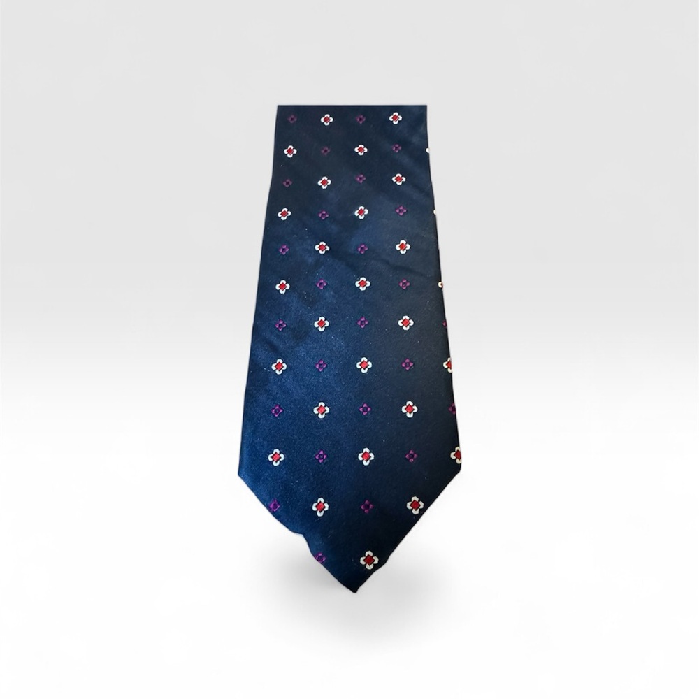 Roundtree & Yorke Navy Tie with Red and White Accents